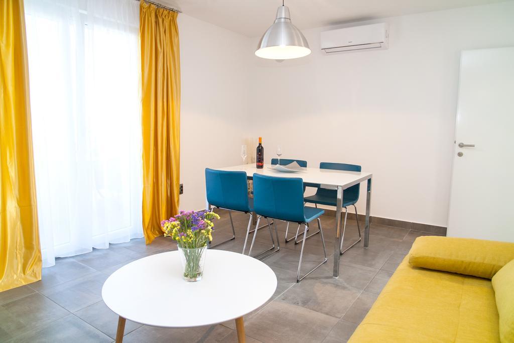 Apartment Ema Рогозница Экстерьер фото