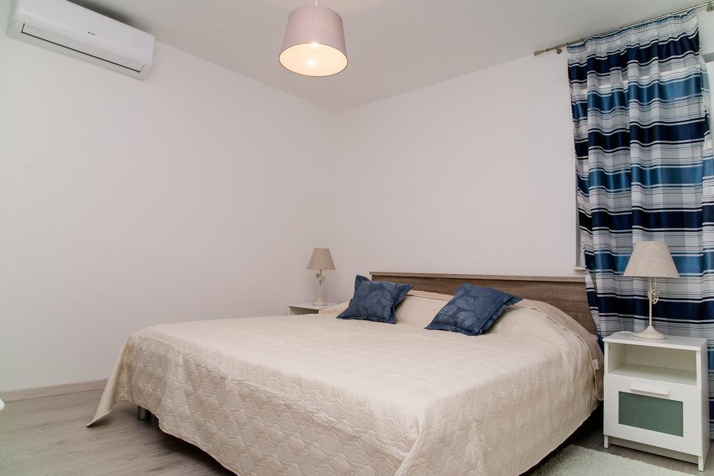 Apartment Ema Рогозница Экстерьер фото